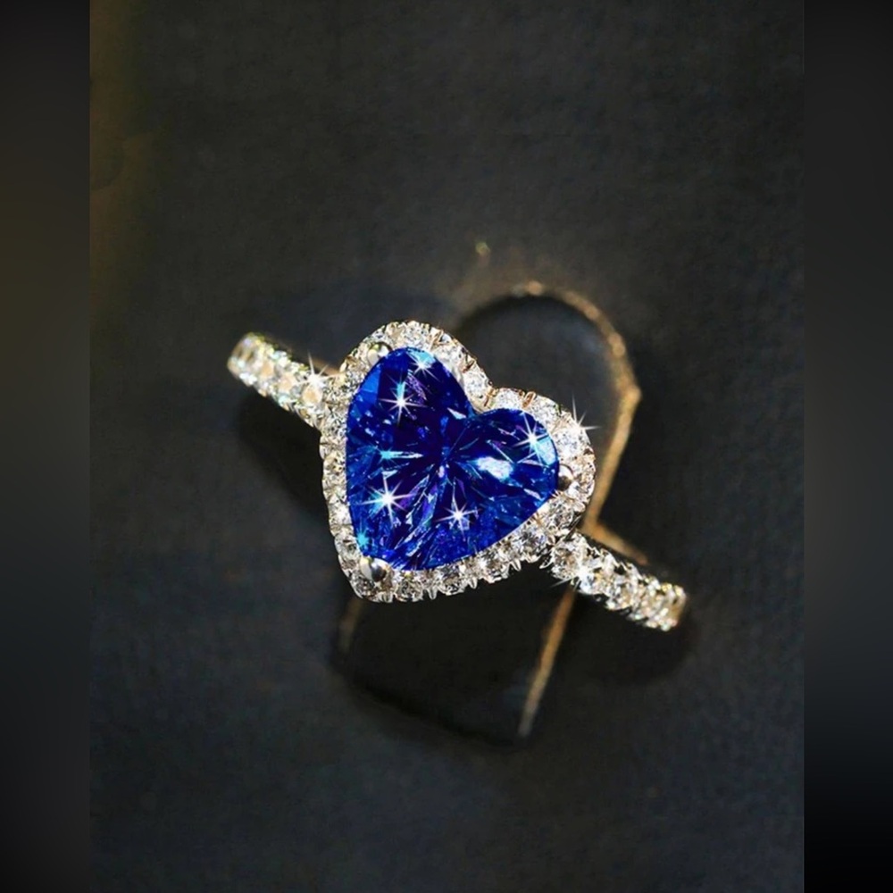White Gold Plated Blue Gemstone Crystal Heart Engagement Ring Cocktail Fashion